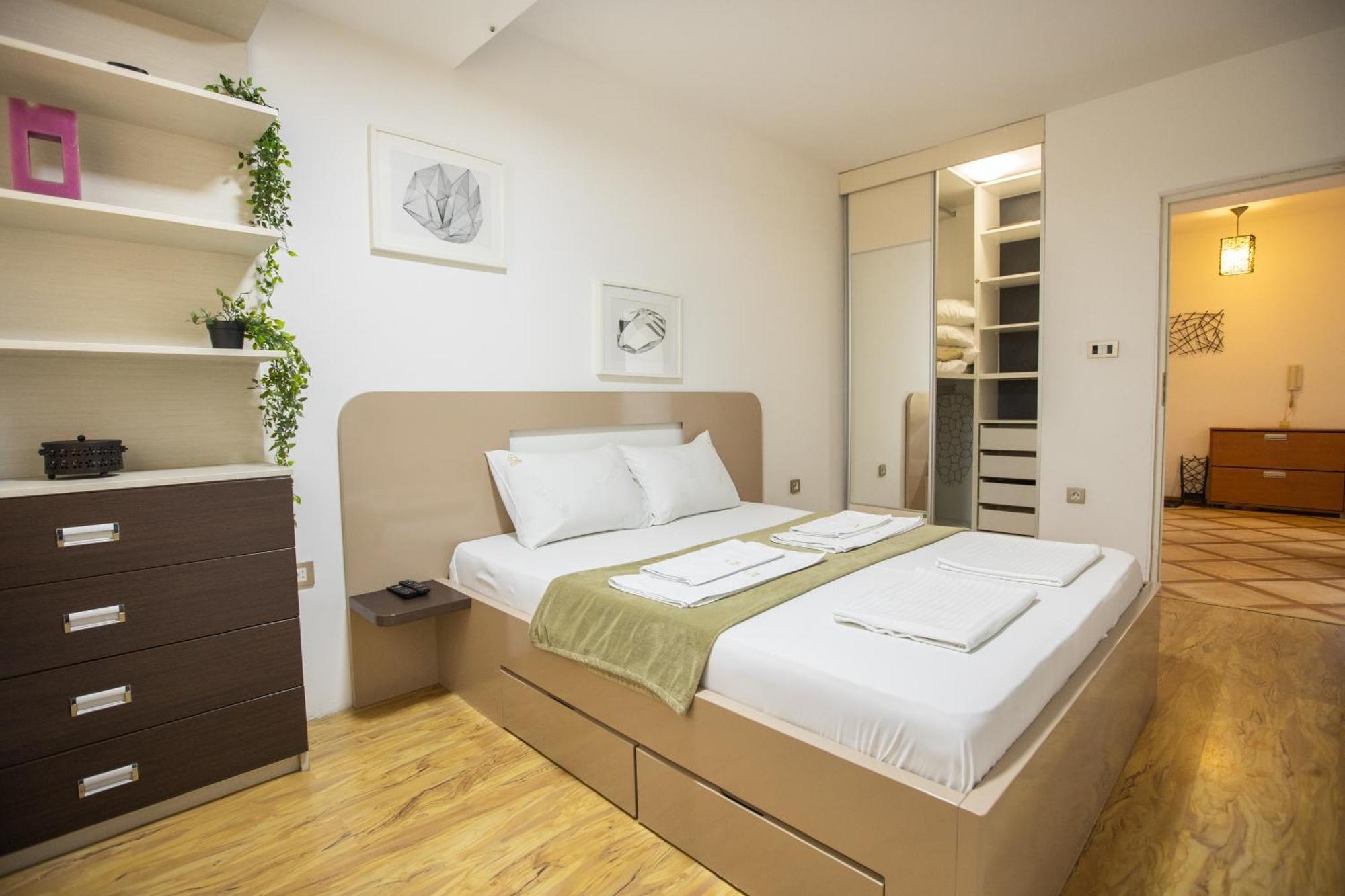 4 Rooms Apartments Ниш Экстерьер фото