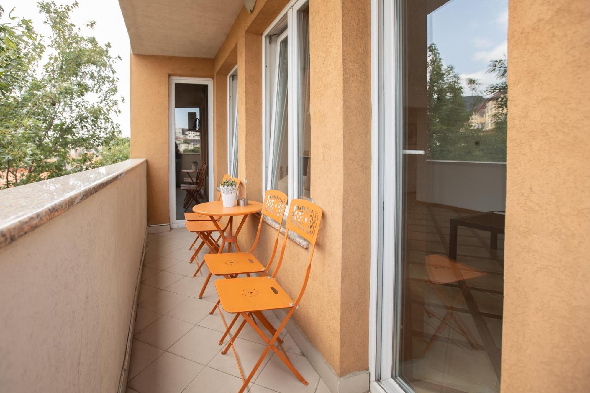 4 Rooms Apartments Ниш Экстерьер фото