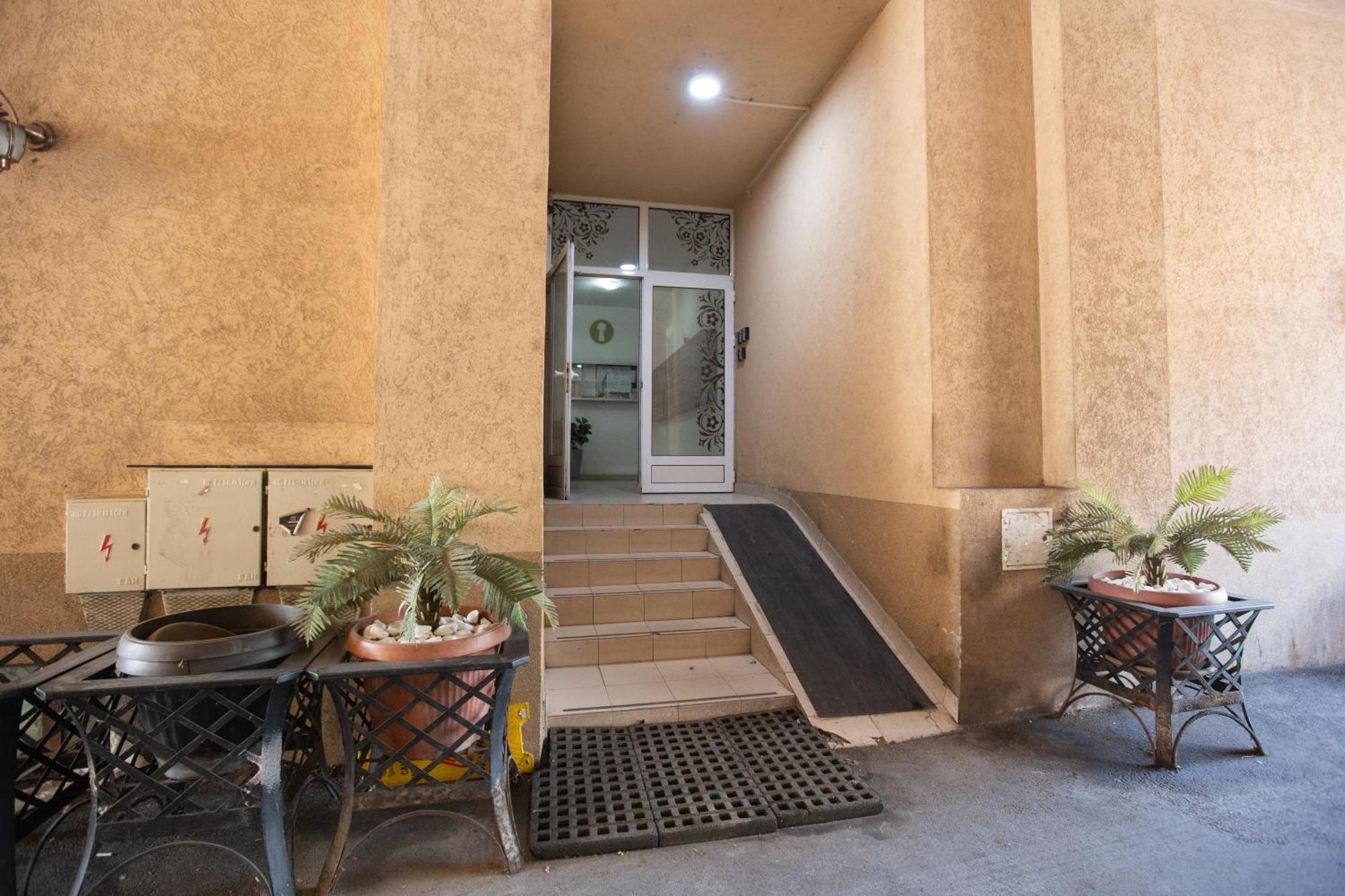 4 Rooms Apartments Ниш Экстерьер фото