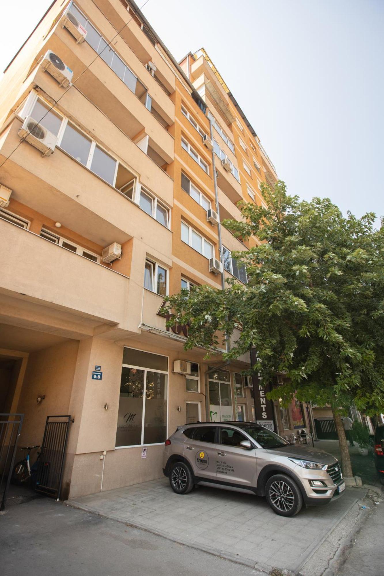 4 Rooms Apartments Ниш Экстерьер фото