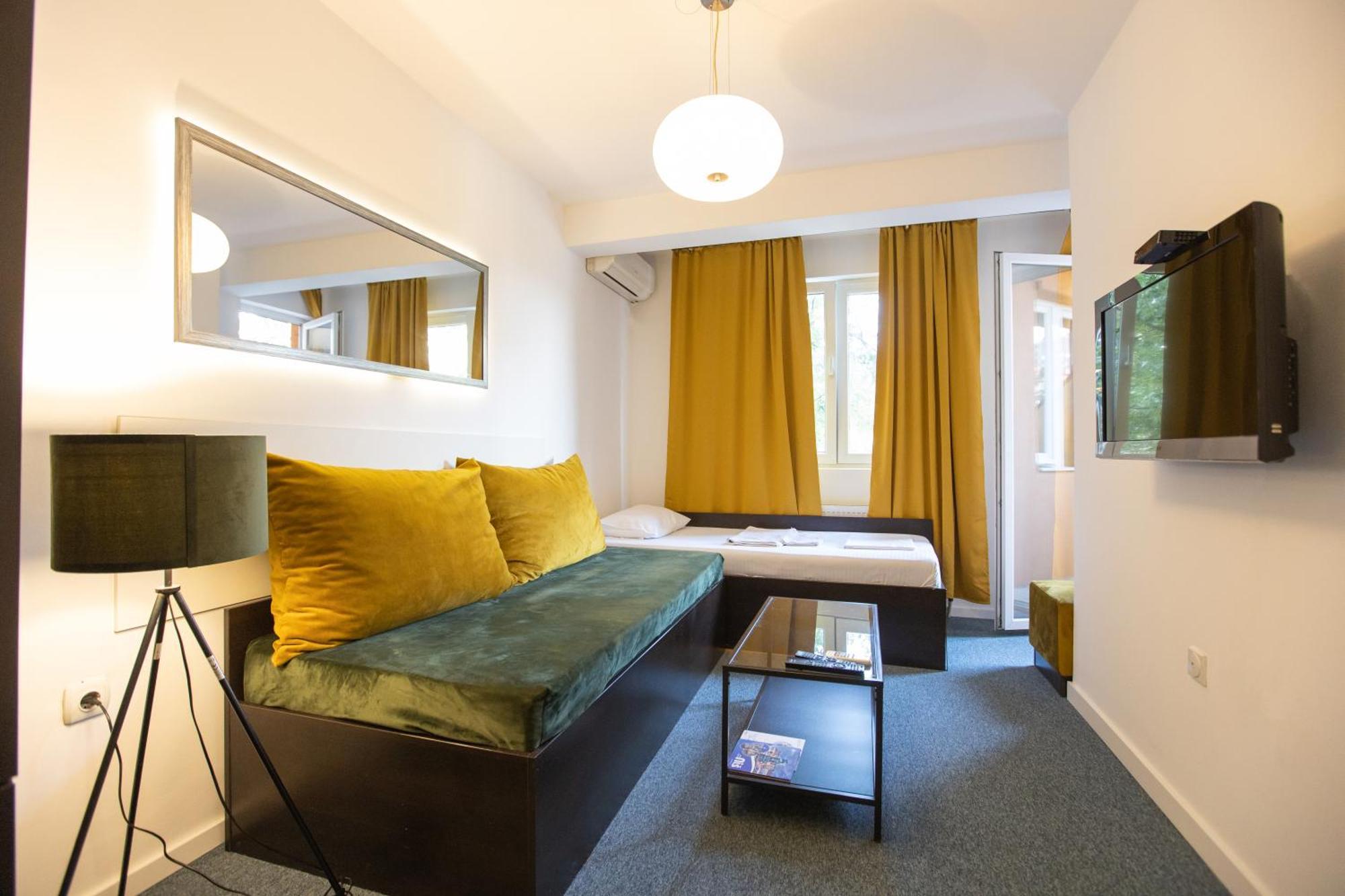 4 Rooms Apartments Ниш Экстерьер фото