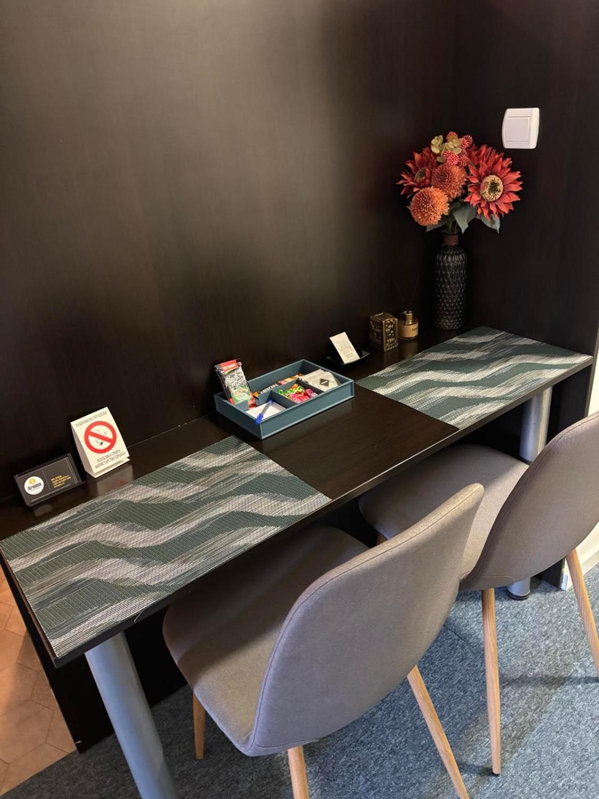 4 Rooms Apartments Ниш Экстерьер фото