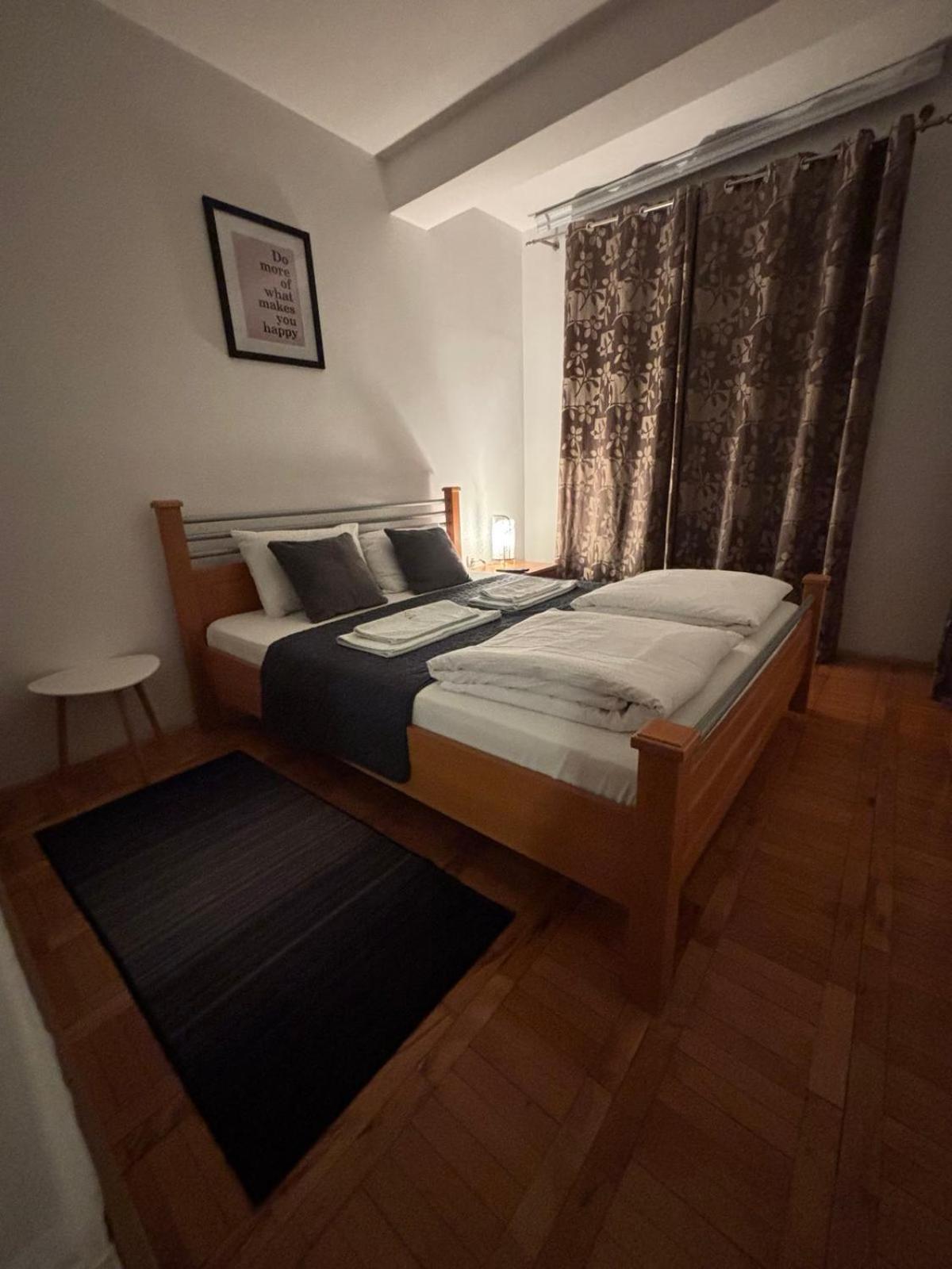 4 Rooms Apartments Ниш Экстерьер фото