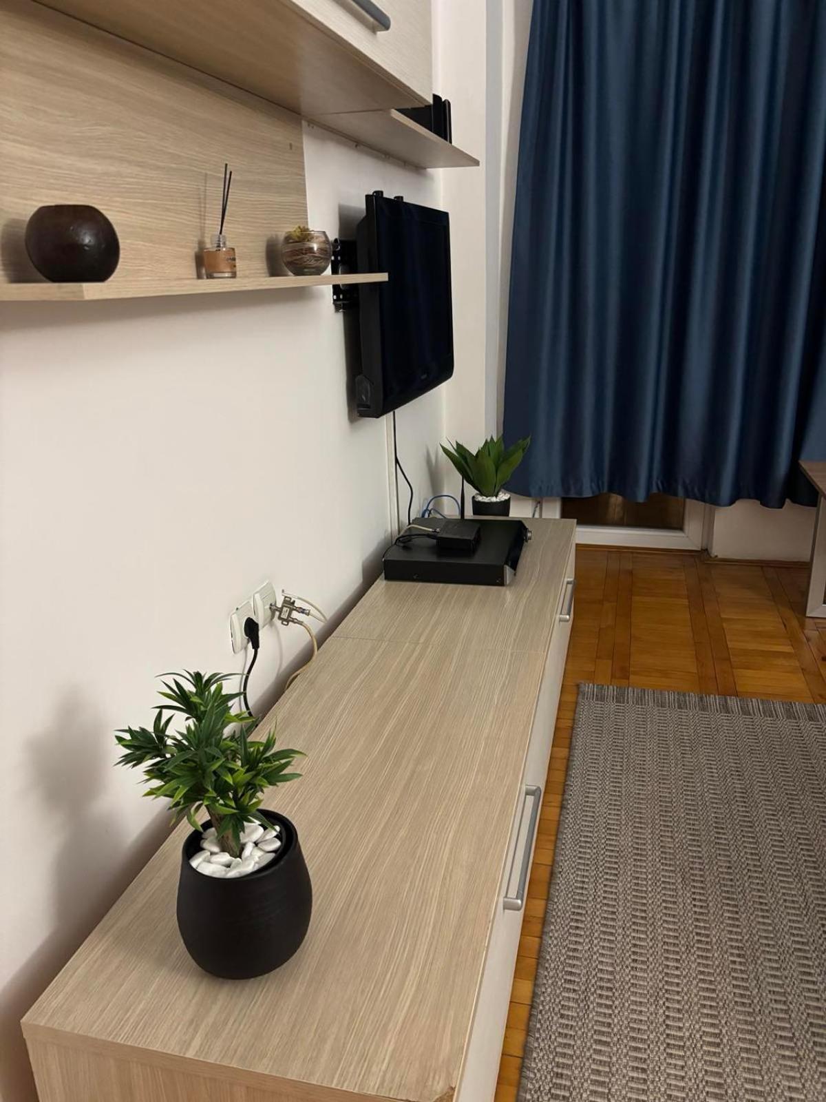 4 Rooms Apartments Ниш Экстерьер фото